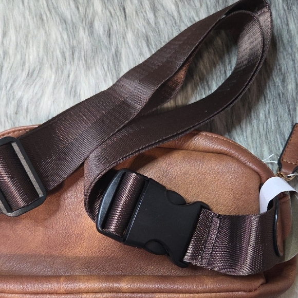 NWT Tan Belly Bag - Picture 5 of 6